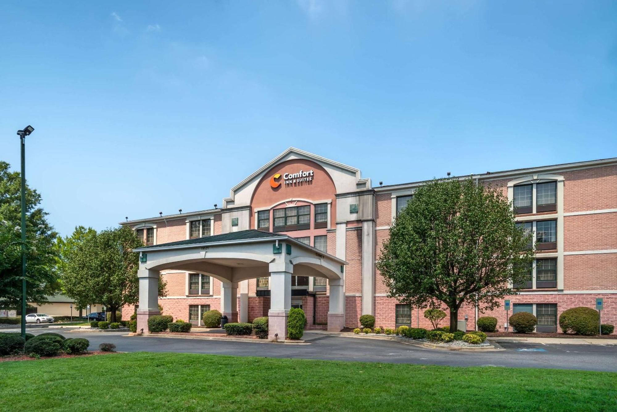 קורנליוס Comfort Inn & Suites Lake Norman מראה חיצוני תמונה