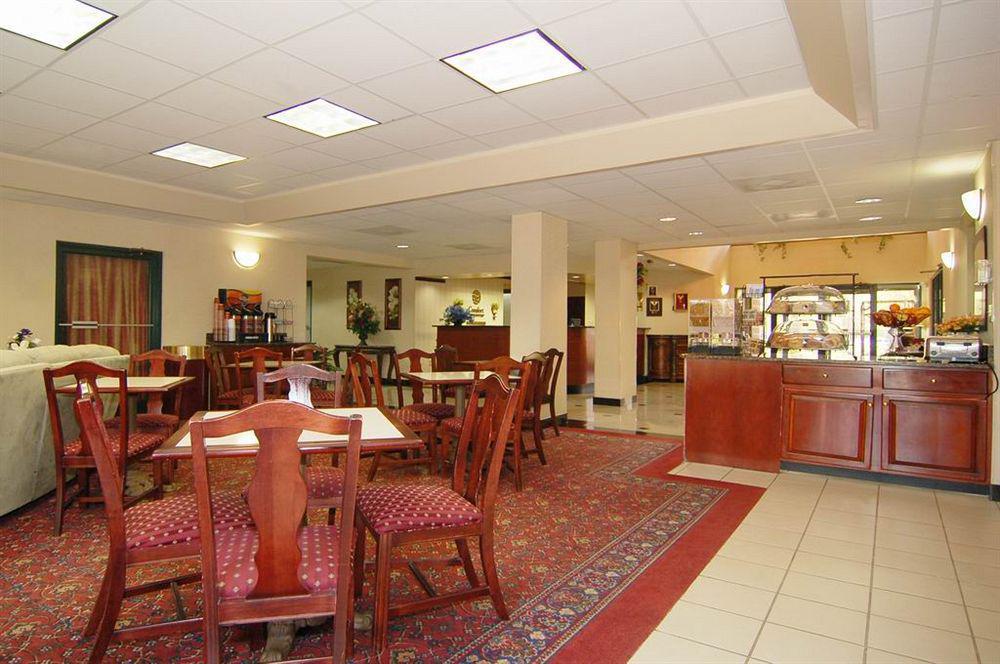 קורנליוס Comfort Inn & Suites Lake Norman מסעדה תמונה